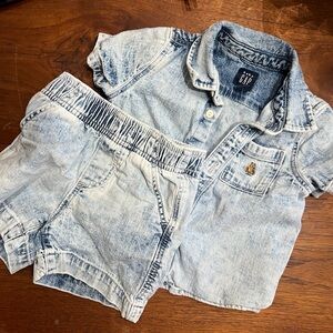 Baby Gap Summer 2024 Acid Washed Button Up Denim short Set 6-12 Months (Boy)